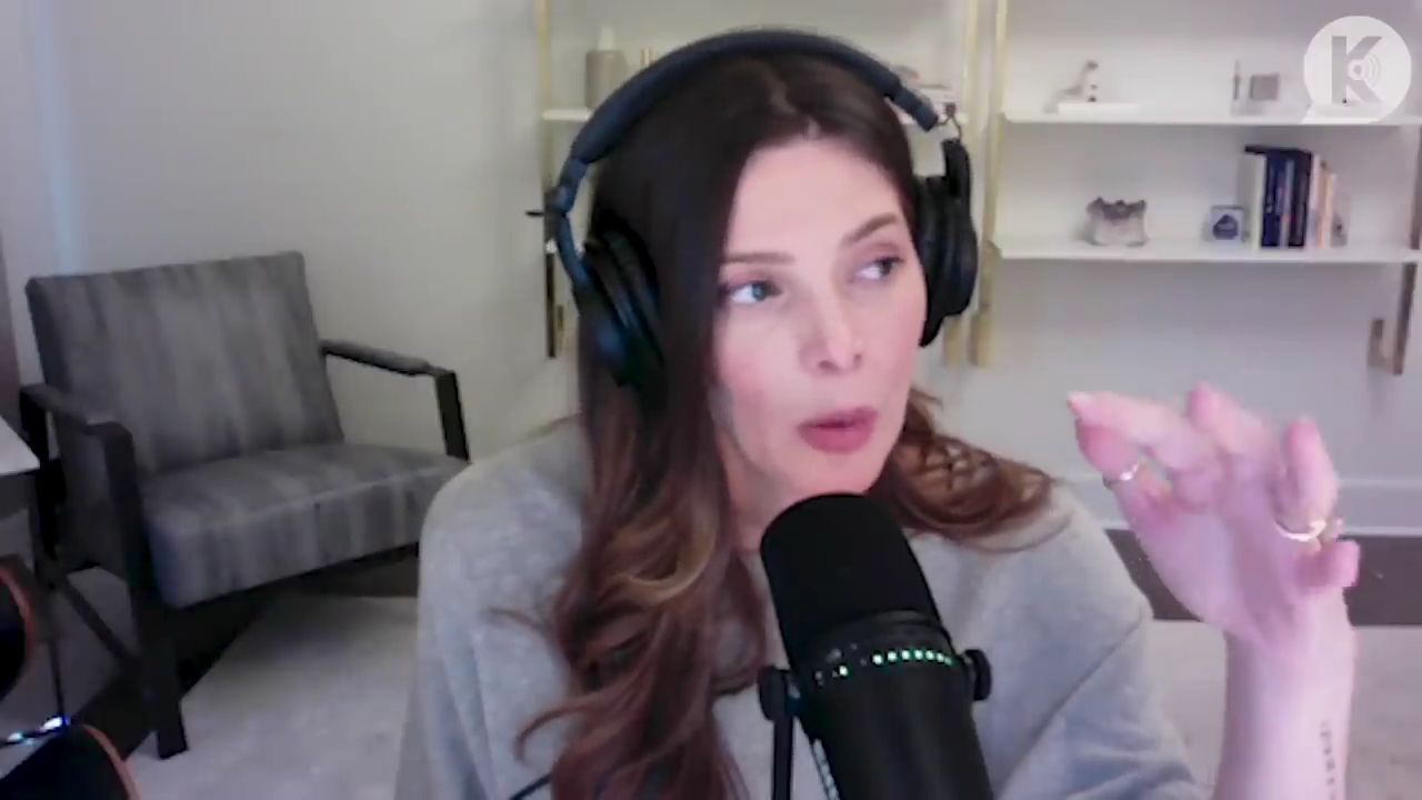 Ashley-Greene-dot-nl_TheTwilightEffect-TwihardForeverFandom0847.jpg Ashley-Greene-dot-nl_TheTwilightEffect-TwihardForeverFandom0847.jpg