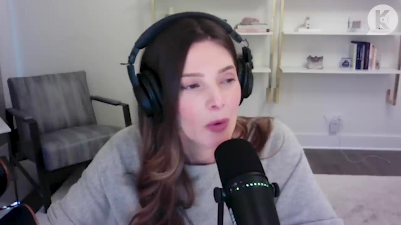 Ashley-Greene-dot-nl_TheTwilightEffect-TwihardForeverFandom0881.jpg Ashley-Greene-dot-nl_TheTwilightEffect-TwihardForeverFandom0881.jpg