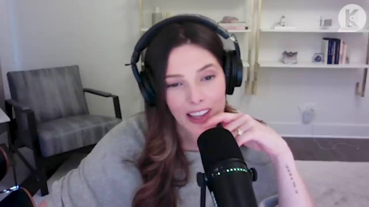 Ashley-Greene-dot-nl_TheTwilightEffect-TwihardForeverFandom0912.jpg Ashley-Greene-dot-nl_TheTwilightEffect-TwihardForeverFandom0912.jpg