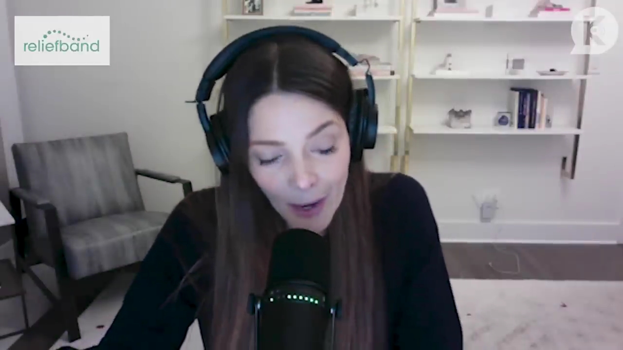 Ashley-Greene-dot-nl_TheTwilightEffect-TwihardForeverFandom0970.jpg Ashley-Greene-dot-nl_TheTwilightEffect-TwihardForeverFandom0970.jpg