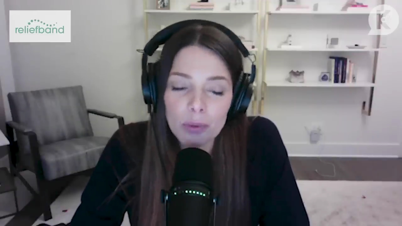 Ashley-Greene-dot-nl_TheTwilightEffect-TwihardForeverFandom0980.jpg Ashley-Greene-dot-nl_TheTwilightEffect-TwihardForeverFandom0980.jpg