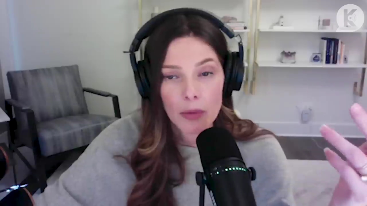 Ashley-Greene-dot-nl_TheTwilightEffect-TwihardForeverFandom1209.jpg Ashley-Greene-dot-nl_TheTwilightEffect-TwihardForeverFandom1209.jpg