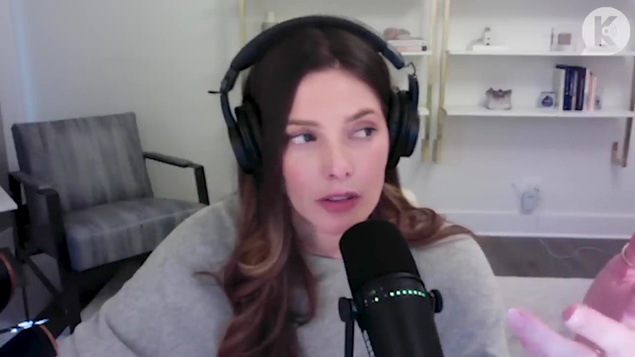 Ashley-Greene-dot-nl_TheTwilightEffect-TwihardForeverFandom1211.jpg Ashley-Greene-dot-nl_TheTwilightEffect-TwihardForeverFandom1211.jpg