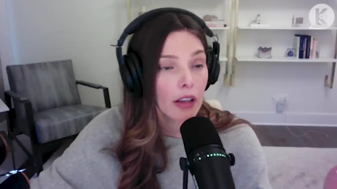 Ashley-Greene-dot-nl_TheTwilightEffect-TwihardForeverFandom1218.jpg Ashley-Greene-dot-nl_TheTwilightEffect-TwihardForeverFandom1218.jpg