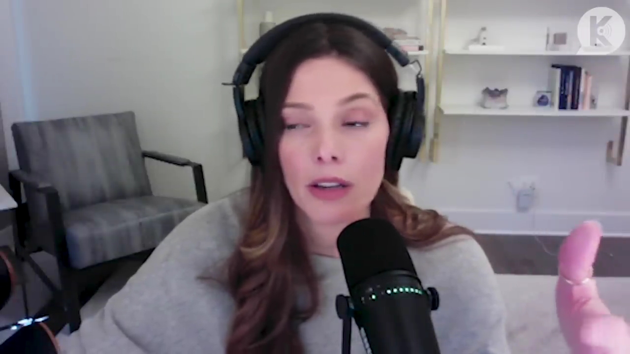 Ashley-Greene-dot-nl_TheTwilightEffect-TwihardForeverFandom1219.jpg Ashley-Greene-dot-nl_TheTwilightEffect-TwihardForeverFandom1219.jpg