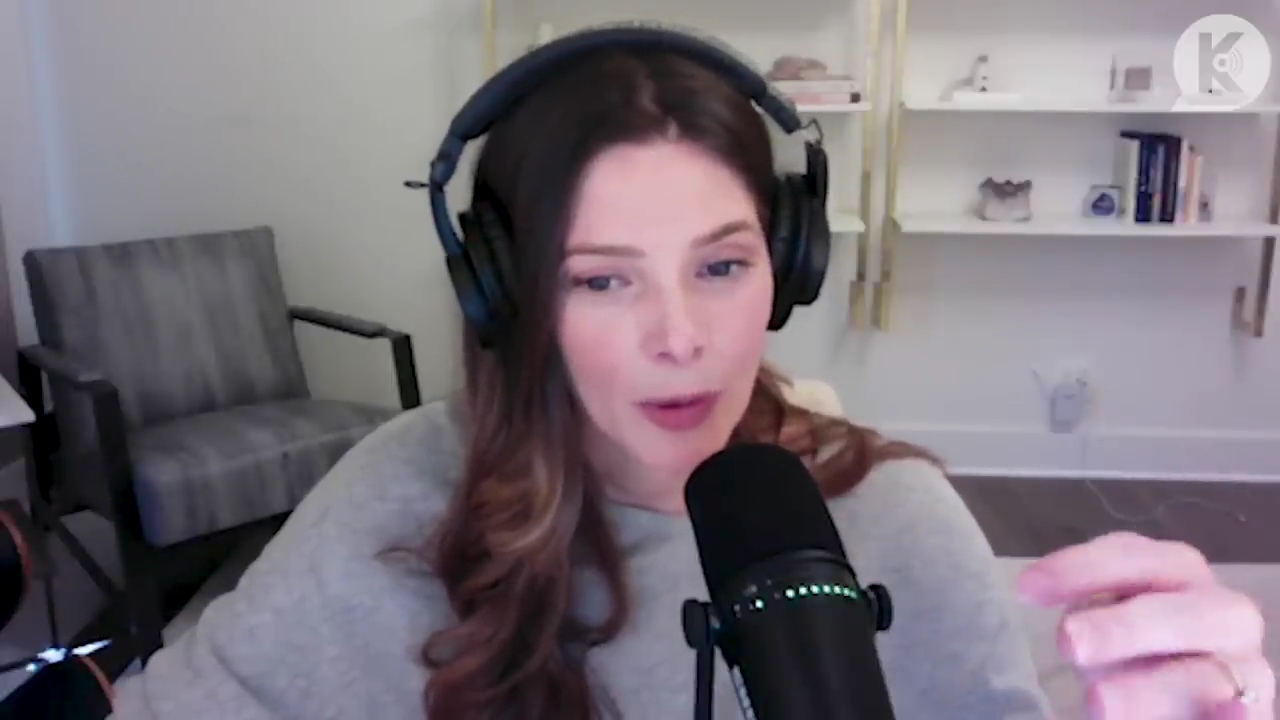 Ashley-Greene-dot-nl_TheTwilightEffect-TwihardForeverFandom1283.jpg Ashley-Greene-dot-nl_TheTwilightEffect-TwihardForeverFandom1283.jpg