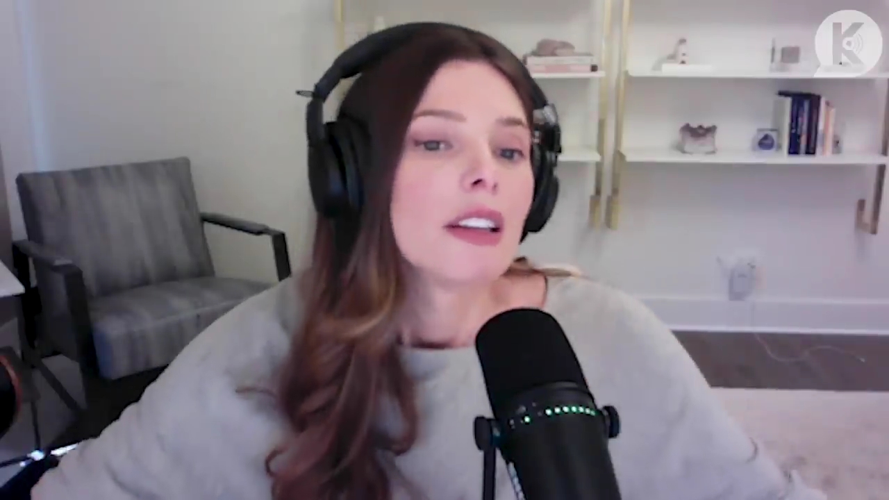 Ashley-Greene-dot-nl_TheTwilightEffect-TwihardForeverFandom1320.jpg Ashley-Greene-dot-nl_TheTwilightEffect-TwihardForeverFandom1320.jpg