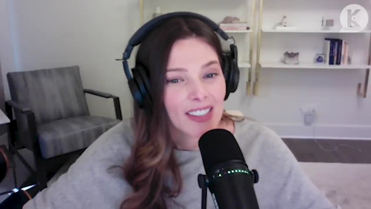 Ashley-Greene-dot-nl_TheTwilightEffect-TwihardForeverFandom1337.jpg Ashley-Greene-dot-nl_TheTwilightEffect-TwihardForeverFandom1337.jpg