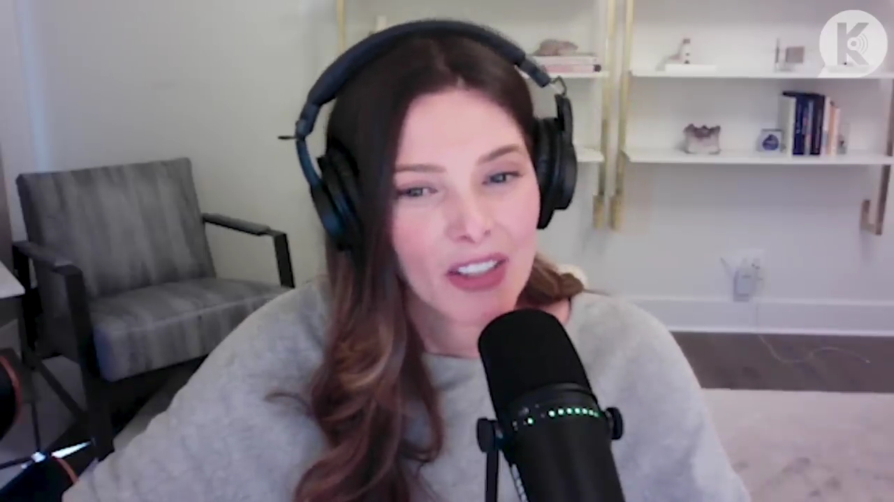 Ashley-Greene-dot-nl_TheTwilightEffect-TwihardForeverFandom1367.jpg Ashley-Greene-dot-nl_TheTwilightEffect-TwihardForeverFandom1367.jpg