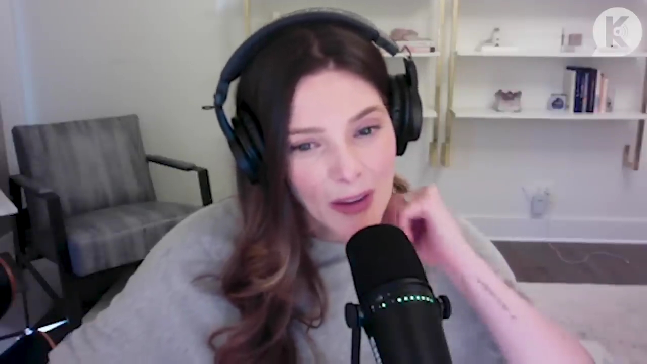 Ashley-Greene-dot-nl_TheTwilightEffect-TwihardForeverFandom1401.jpg Ashley-Greene-dot-nl_TheTwilightEffect-TwihardForeverFandom1401.jpg