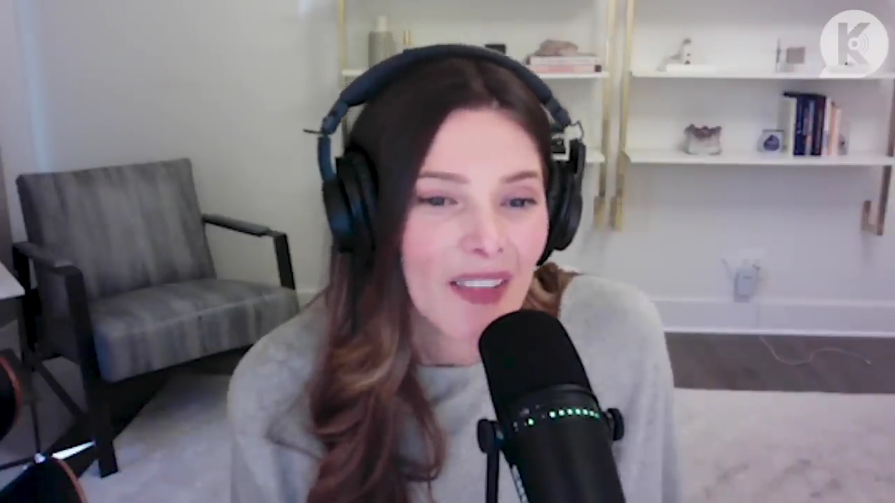 Ashley-Greene-dot-nl_TheTwilightEffect-TwihardForeverFandom1418.jpg Ashley-Greene-dot-nl_TheTwilightEffect-TwihardForeverFandom1418.jpg