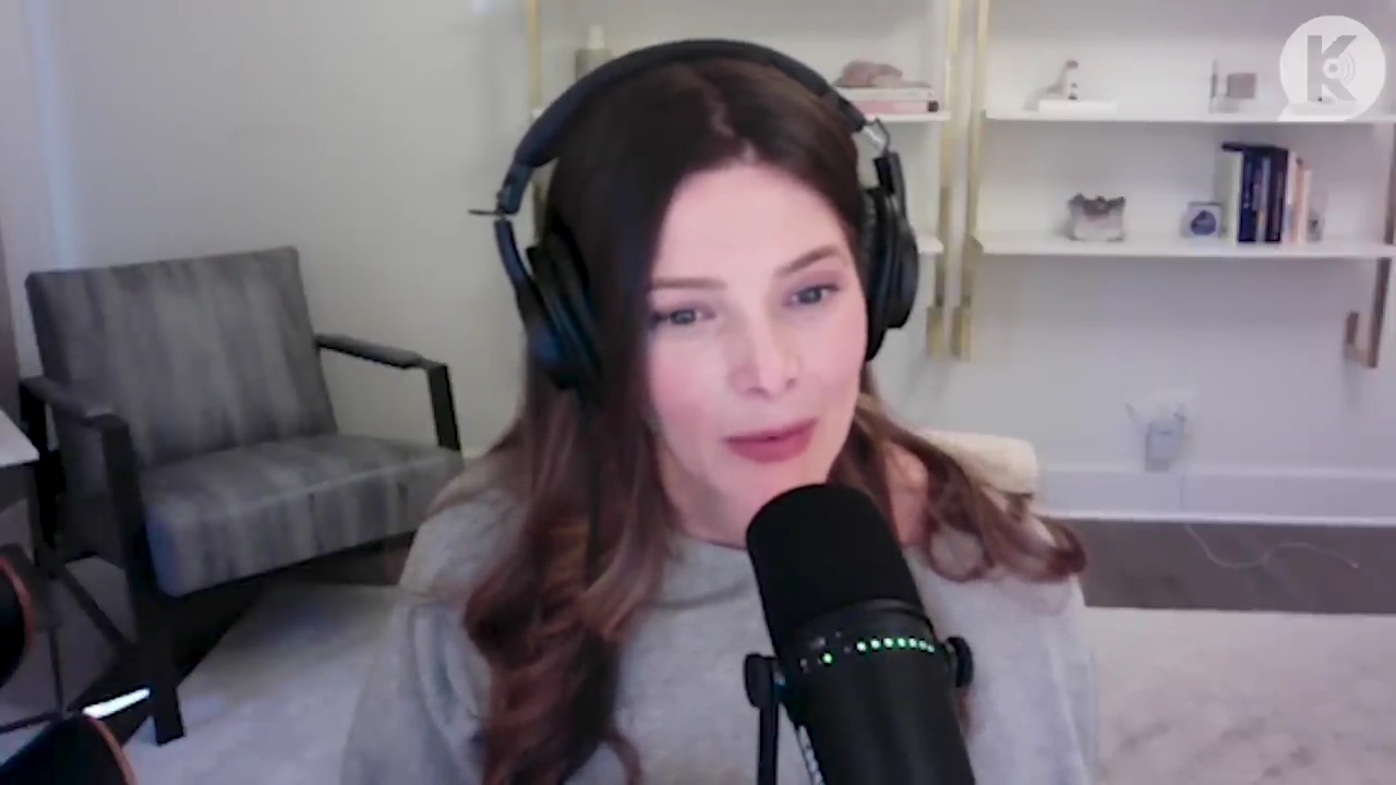 Ashley-Greene-dot-nl_TheTwilightEffect-TwihardForeverFandom1459.jpg Ashley-Greene-dot-nl_TheTwilightEffect-TwihardForeverFandom1459.jpg