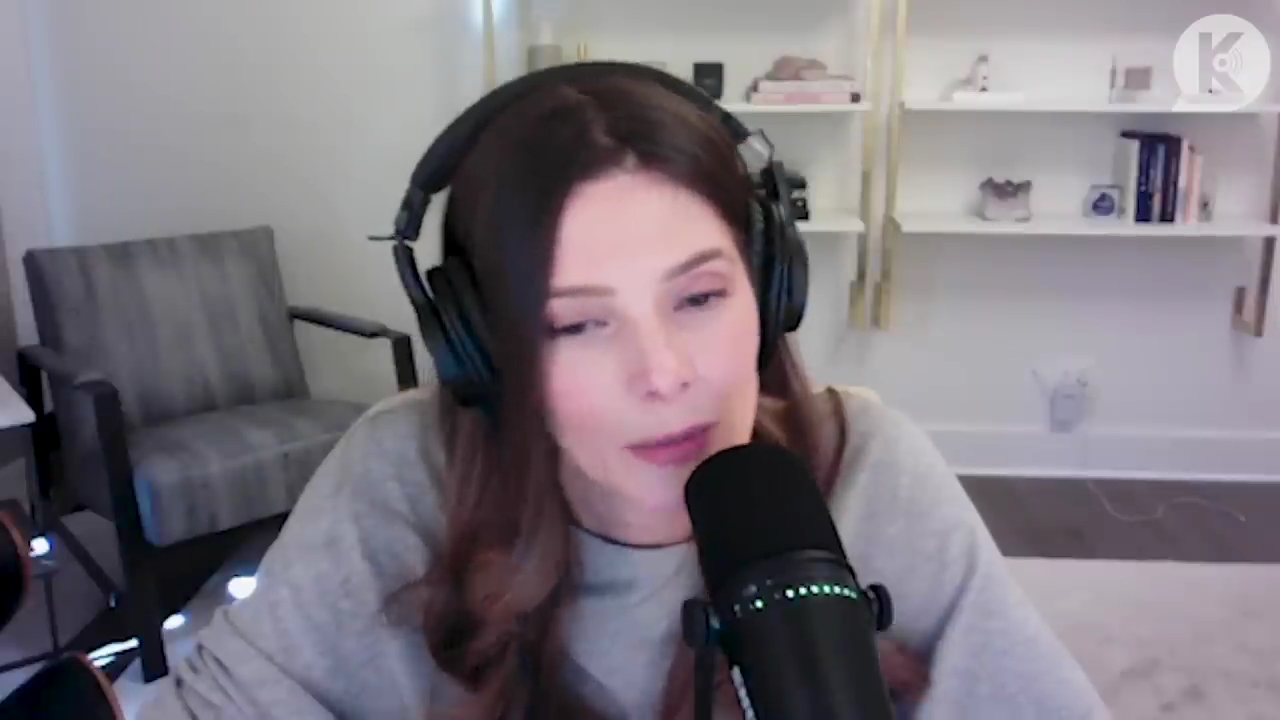 Ashley-Greene-dot-nl_TheTwilightEffect-TwihardForeverFandom1702.jpg Ashley-Greene-dot-nl_TheTwilightEffect-TwihardForeverFandom1702.jpg