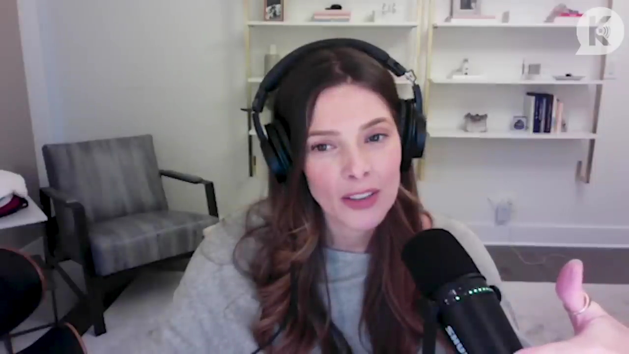 Ashley-Greene-dot-nl_TheTwilightEffect-TwihardForeverFandom1805.jpg