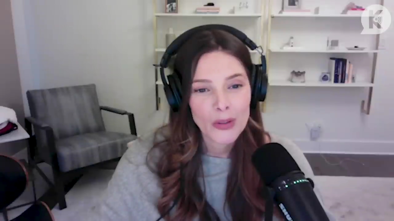 Ashley-Greene-dot-nl_TheTwilightEffect-TwihardForeverFandom1811.jpg