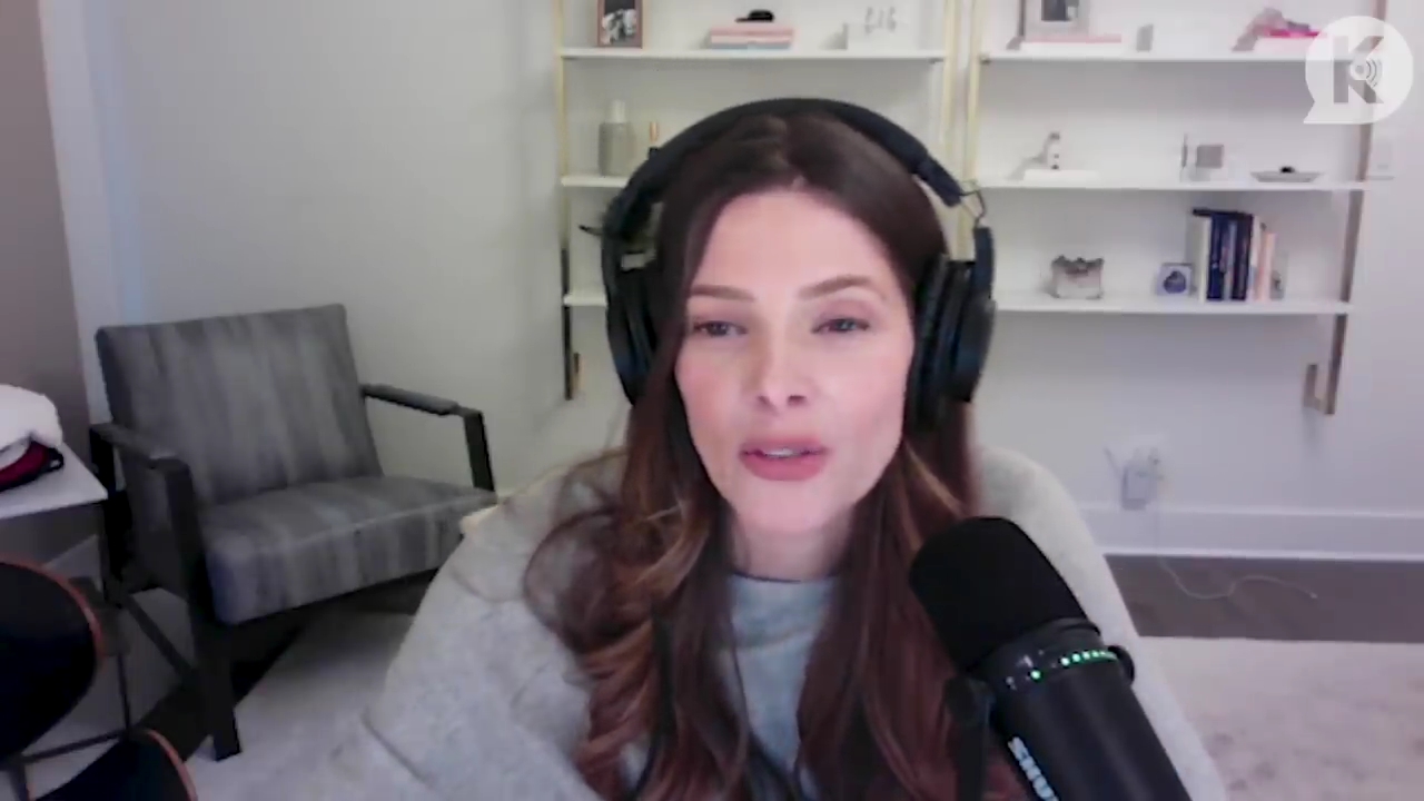 Ashley-Greene-dot-nl_TheTwilightEffect-TwihardForeverFandom1831.jpg Ashley-Greene-dot-nl_TheTwilightEffect-TwihardForeverFandom1831.jpg