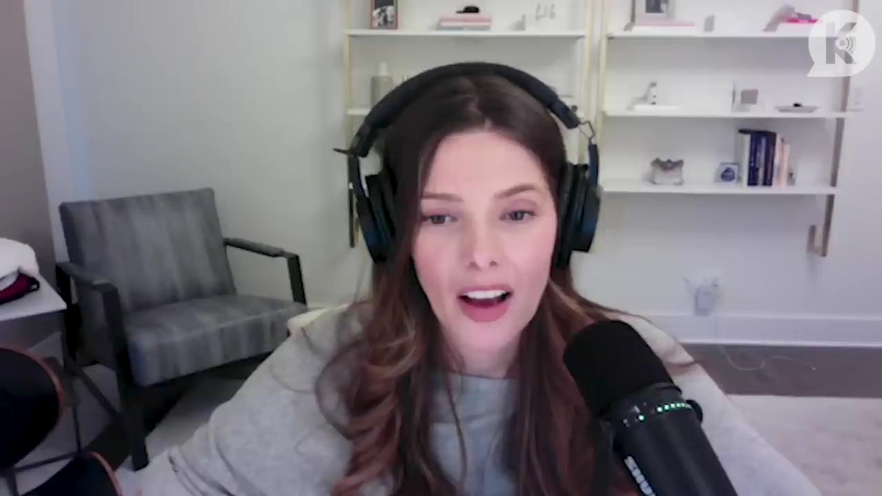 Ashley-Greene-dot-nl_TheTwilightEffect-TwihardForeverFandom2010.jpg Ashley-Greene-dot-nl_TheTwilightEffect-TwihardForeverFandom2010.jpg