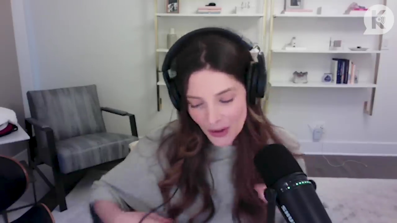 Ashley-Greene-dot-nl_TheTwilightEffect-TwihardForeverFandom2114.jpg Ashley-Greene-dot-nl_TheTwilightEffect-TwihardForeverFandom2114.jpg