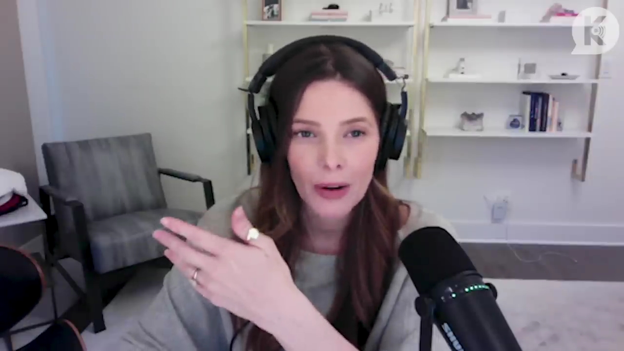 Ashley-Greene-dot-nl_TheTwilightEffect-TwihardForeverFandom2410.jpg Ashley-Greene-dot-nl_TheTwilightEffect-TwihardForeverFandom2410.jpg