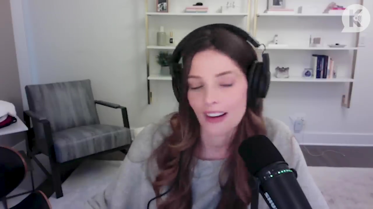 Ashley-Greene-dot-nl_TheTwilightEffect-TwihardForeverFandom2513.jpg Ashley-Greene-dot-nl_TheTwilightEffect-TwihardForeverFandom2513.jpg