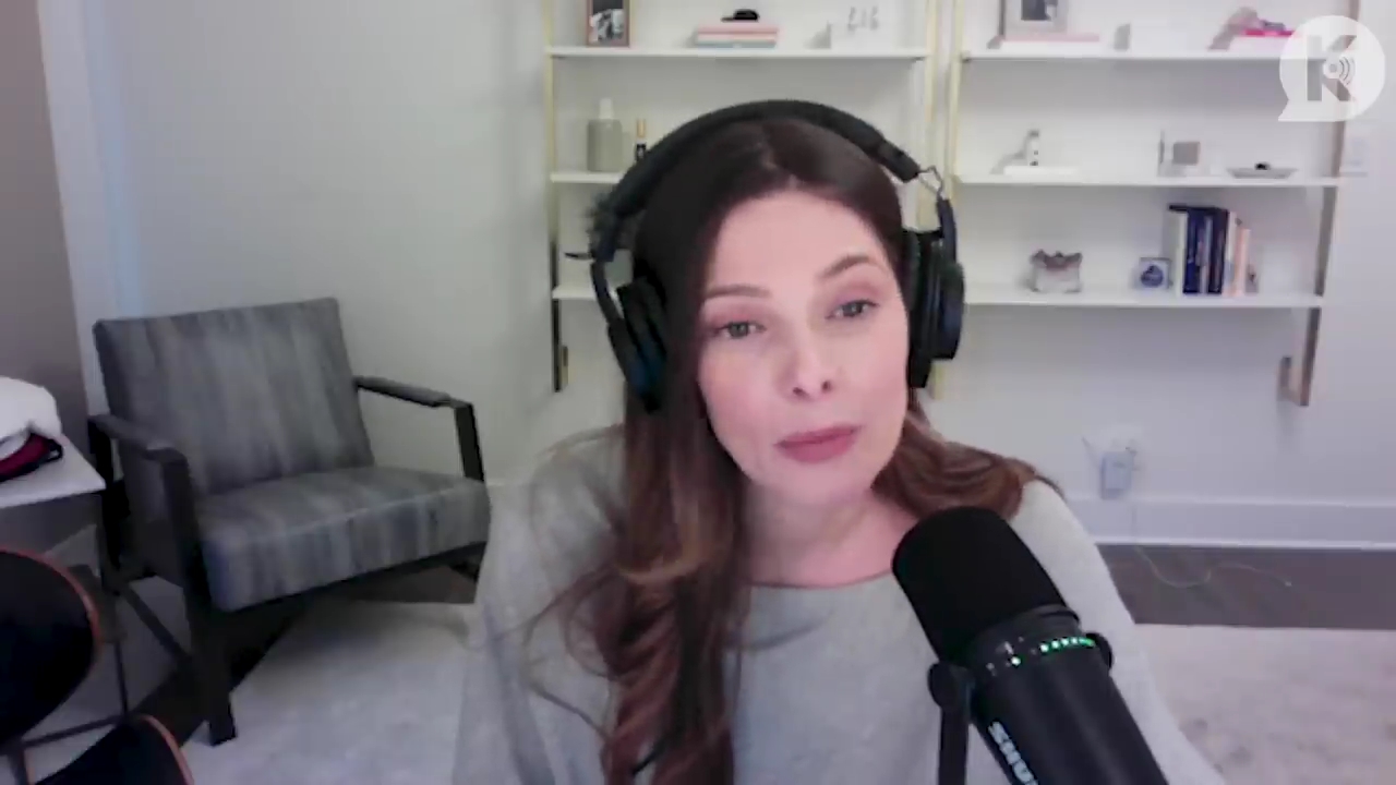 Ashley-Greene-dot-nl_TheTwilightEffect-TwihardForeverFandom2608.jpg Ashley-Greene-dot-nl_TheTwilightEffect-TwihardForeverFandom2608.jpg