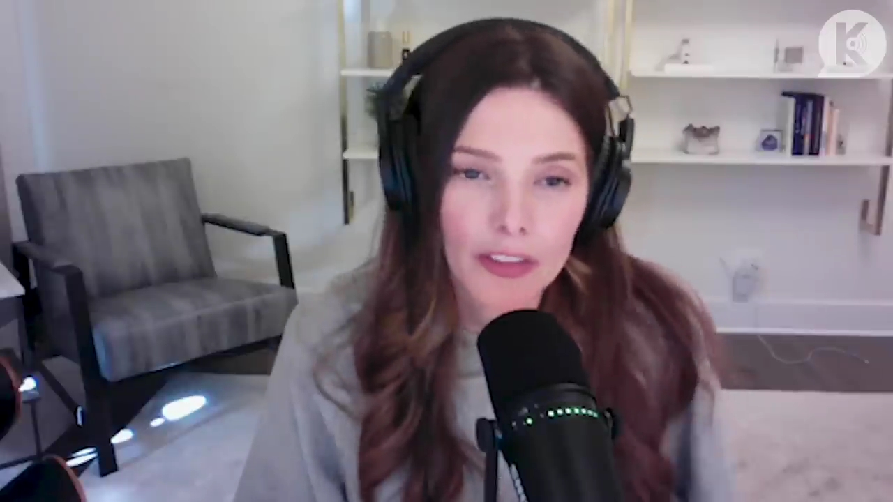 Ashley-Greene-dot-nl_TheTwilightEffect-TwihardForeverFandom2651.jpg Ashley-Greene-dot-nl_TheTwilightEffect-TwihardForeverFandom2651.jpg