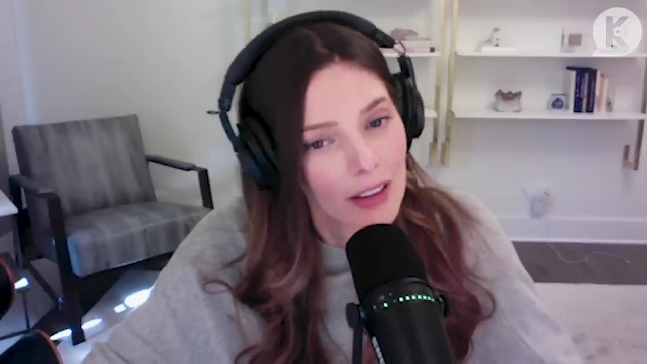 Ashley-Greene-dot-nl_TheTwilightEffect-TwihardForeverFandom2819.jpg Ashley-Greene-dot-nl_TheTwilightEffect-TwihardForeverFandom2819.jpg