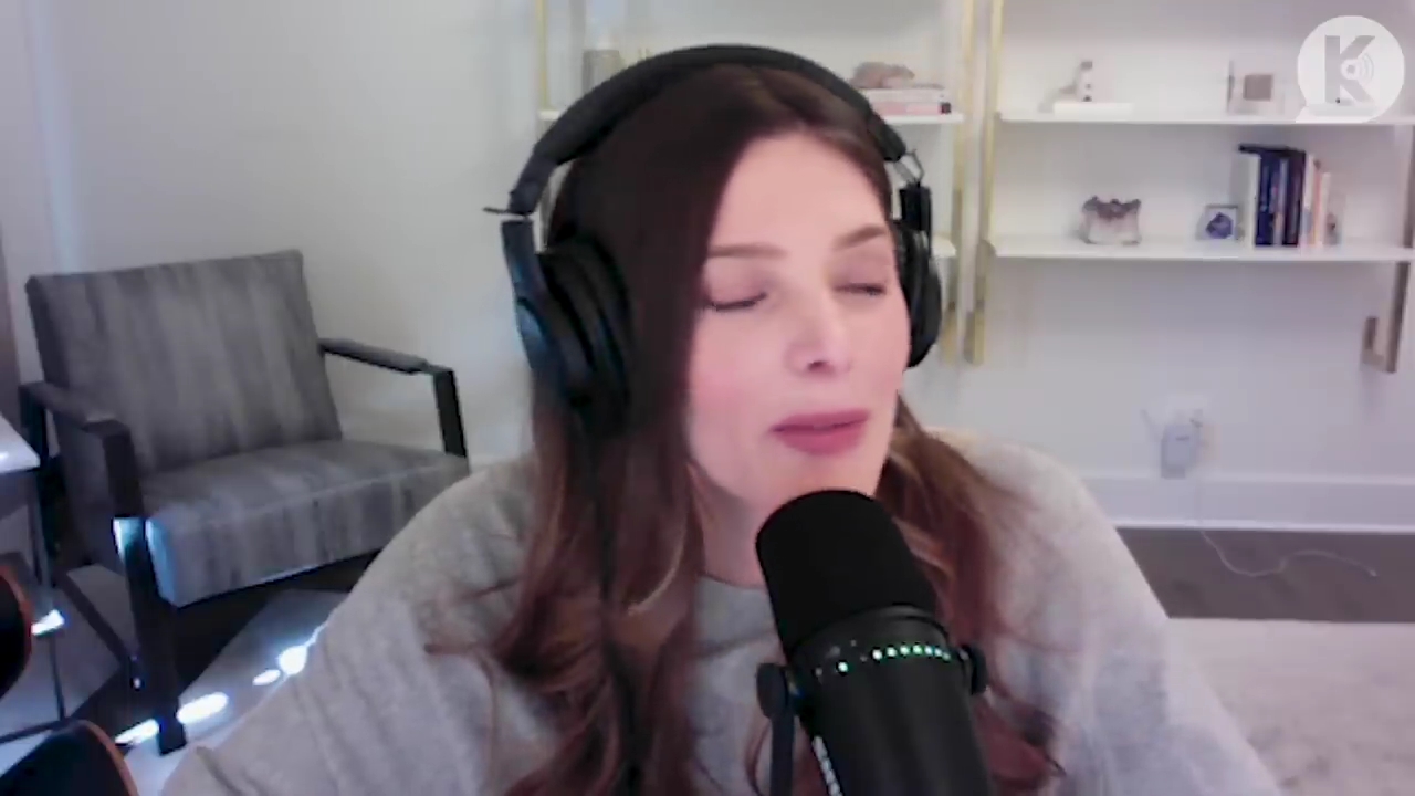 Ashley-Greene-dot-nl_TheTwilightEffect-TwihardForeverFandom2910.jpg Ashley-Greene-dot-nl_TheTwilightEffect-TwihardForeverFandom2910.jpg