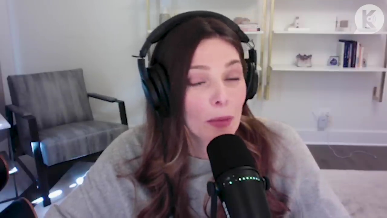 Ashley-Greene-dot-nl_TheTwilightEffect-TwihardForeverFandom2911.jpg Ashley-Greene-dot-nl_TheTwilightEffect-TwihardForeverFandom2911.jpg