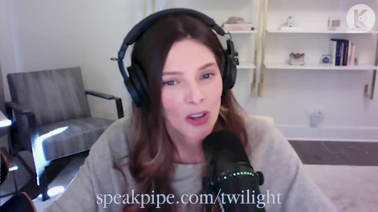 Ashley-Greene-dot-nl_TheTwilightEffect-TwihardForeverFandom3291.jpg