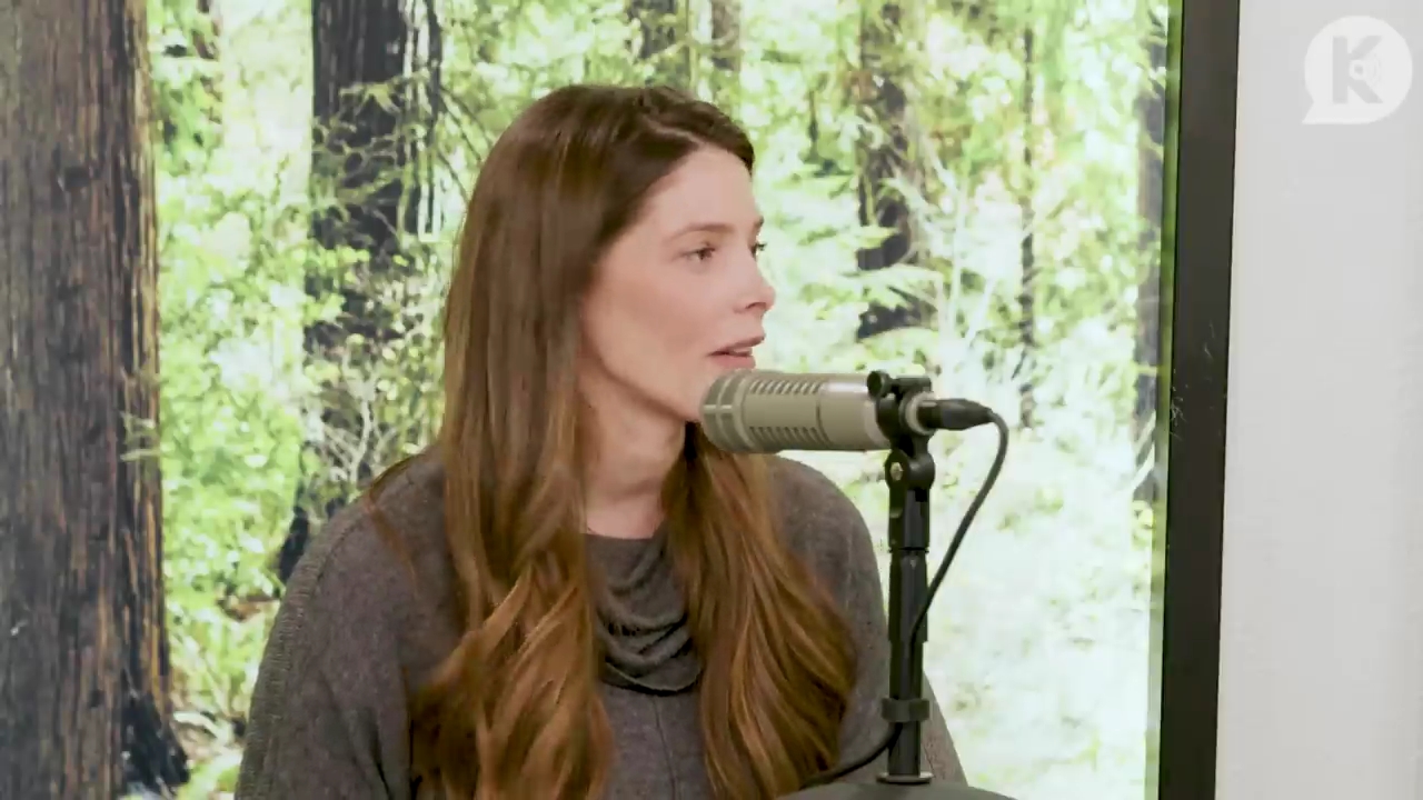 Ashley-Greene-dot-nl_TheTwilightEffect-TwilightCostumeDesignerWendyChuck0820.jpg Ashley-Greene-dot-nl_TheTwilightEffect-TwilightCostumeDesignerWendyChuck0820.jpg