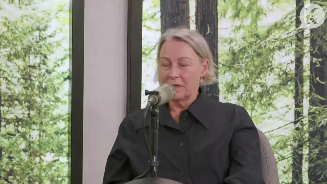 Ashley-Greene-dot-nl_TheTwilightEffect-TwilightCostumeDesignerWendyChuck1329.jpg Ashley-Greene-dot-nl_TheTwilightEffect-TwilightCostumeDesignerWendyChuck1329.jpg