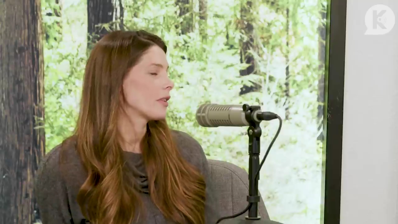 Ashley-Greene-dot-nl_TheTwilightEffect-TwilightCostumeDesignerWendyChuck1635.jpg Ashley-Greene-dot-nl_TheTwilightEffect-TwilightCostumeDesignerWendyChuck1635.jpg