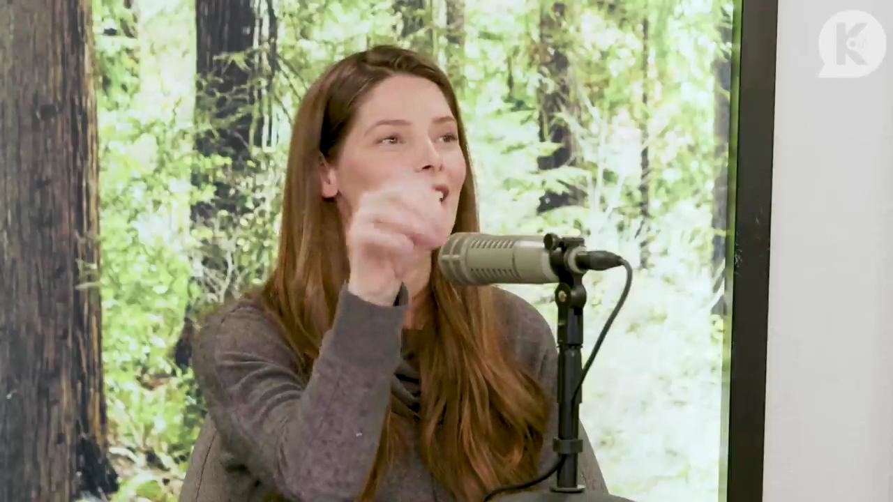 Ashley-Greene-dot-nl_TheTwilightEffect-TwilightCostumeDesignerWendyChuck1942.jpg Ashley-Greene-dot-nl_TheTwilightEffect-TwilightCostumeDesignerWendyChuck1942.jpg