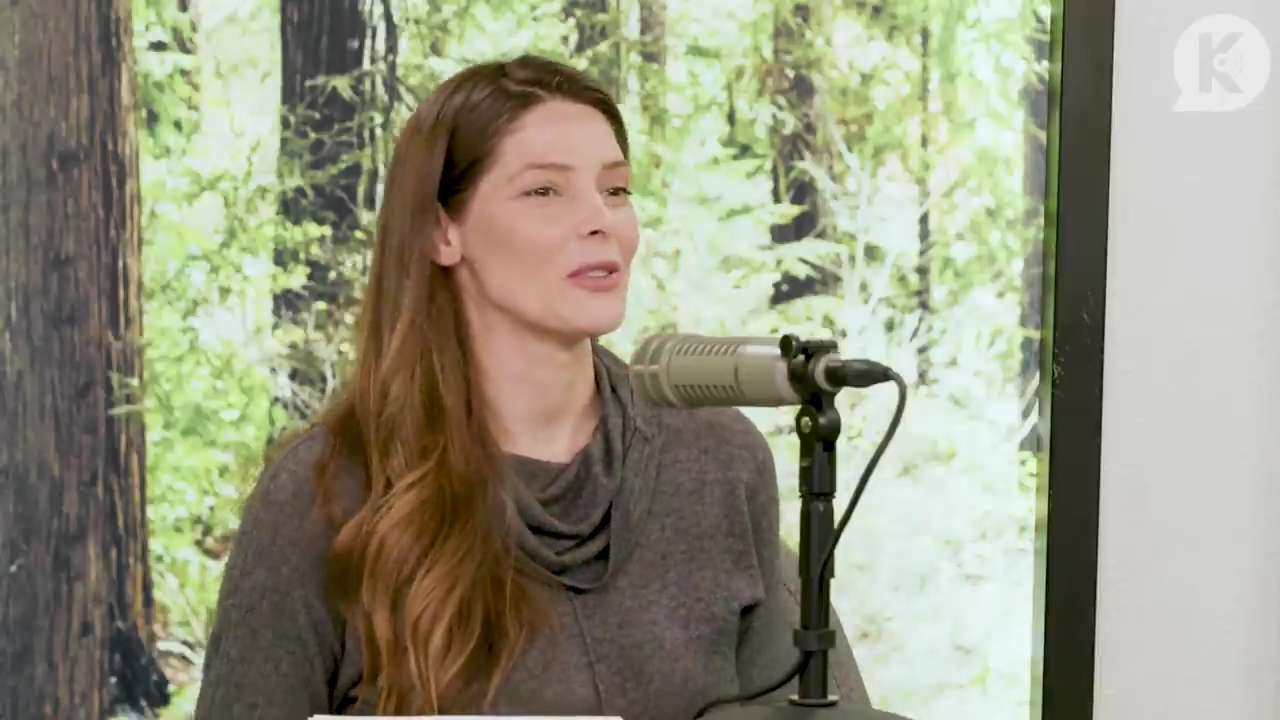 Ashley-Greene-dot-nl_TheTwilightEffect-TwilightCostumeDesignerWendyChuck2052.jpg Ashley-Greene-dot-nl_TheTwilightEffect-TwilightCostumeDesignerWendyChuck2052.jpg