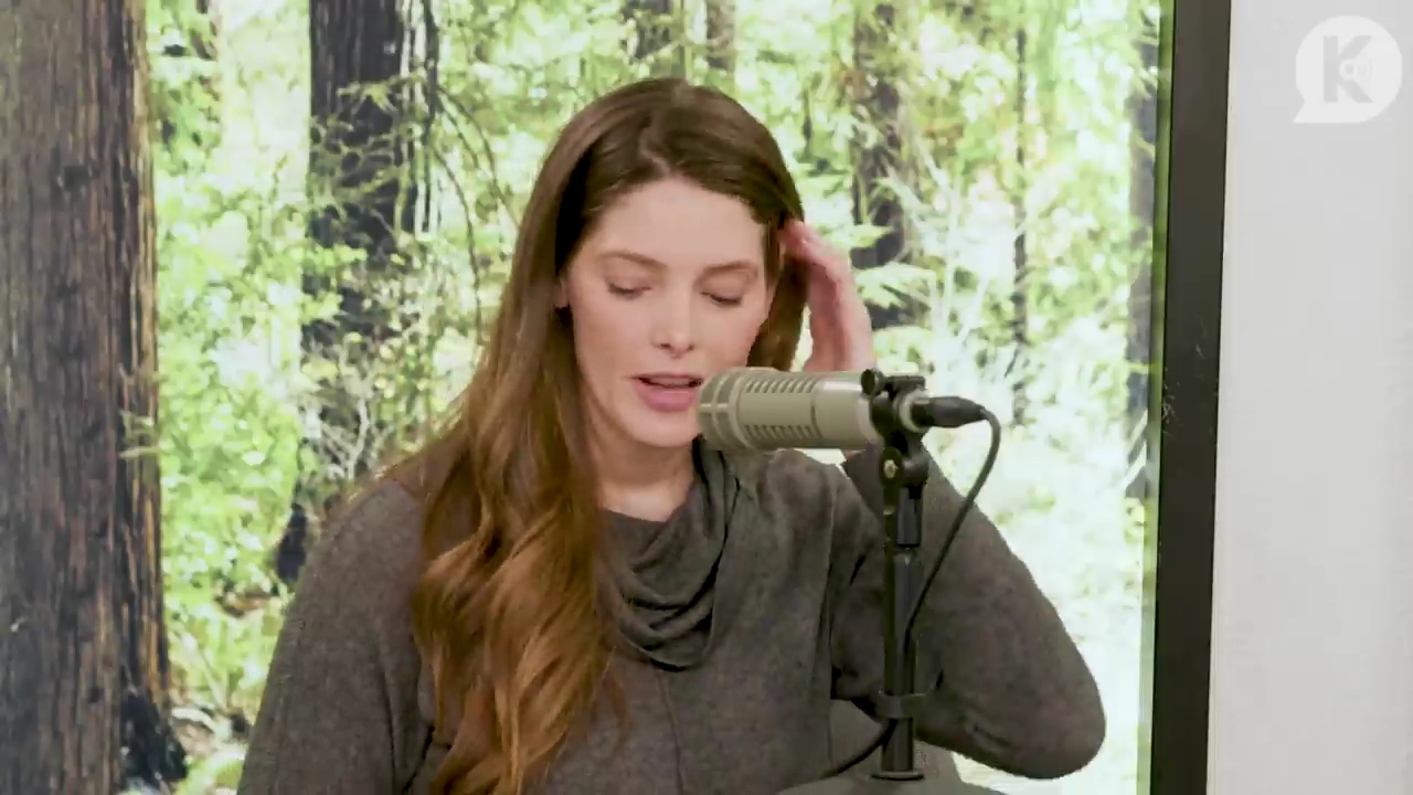 Ashley-Greene-dot-nl_TheTwilightEffect-TwilightCostumeDesignerWendyChuck2108.jpg Ashley-Greene-dot-nl_TheTwilightEffect-TwilightCostumeDesignerWendyChuck2108.jpg