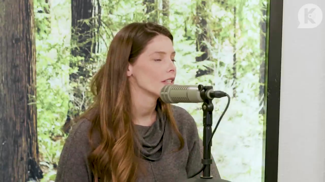 Ashley-Greene-dot-nl_TheTwilightEffect-TwilightCostumeDesignerWendyChuck2116.jpg Ashley-Greene-dot-nl_TheTwilightEffect-TwilightCostumeDesignerWendyChuck2116.jpg