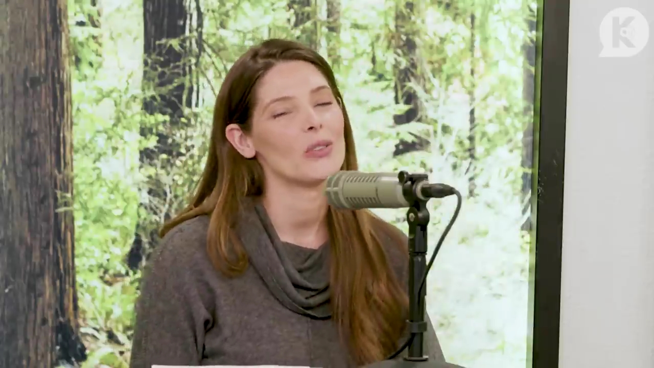 Ashley-Greene-dot-nl_TheTwilightEffect-TwilightCostumeDesignerWendyChuck2703.jpg Ashley-Greene-dot-nl_TheTwilightEffect-TwilightCostumeDesignerWendyChuck2703.jpg