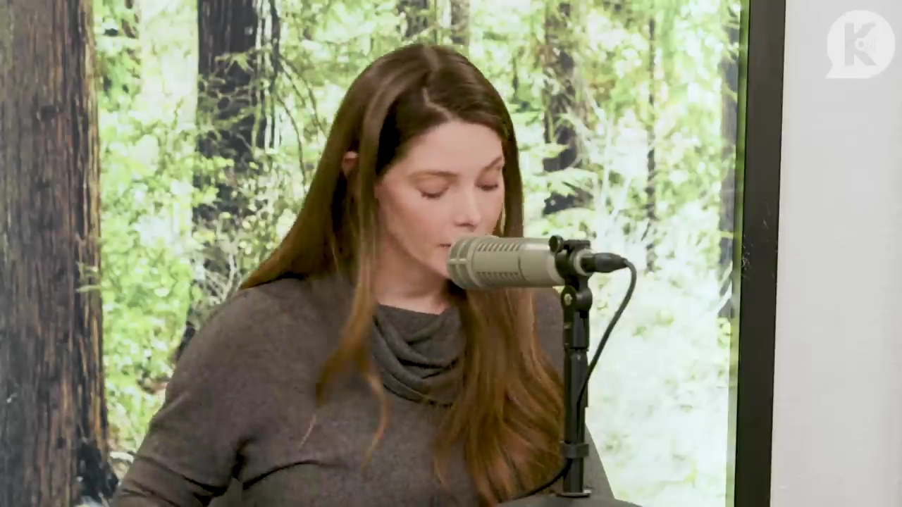 Ashley-Greene-dot-nl_TheTwilightEffect-TwilightCostumeDesignerWendyChuck2912.jpg Ashley-Greene-dot-nl_TheTwilightEffect-TwilightCostumeDesignerWendyChuck2912.jpg