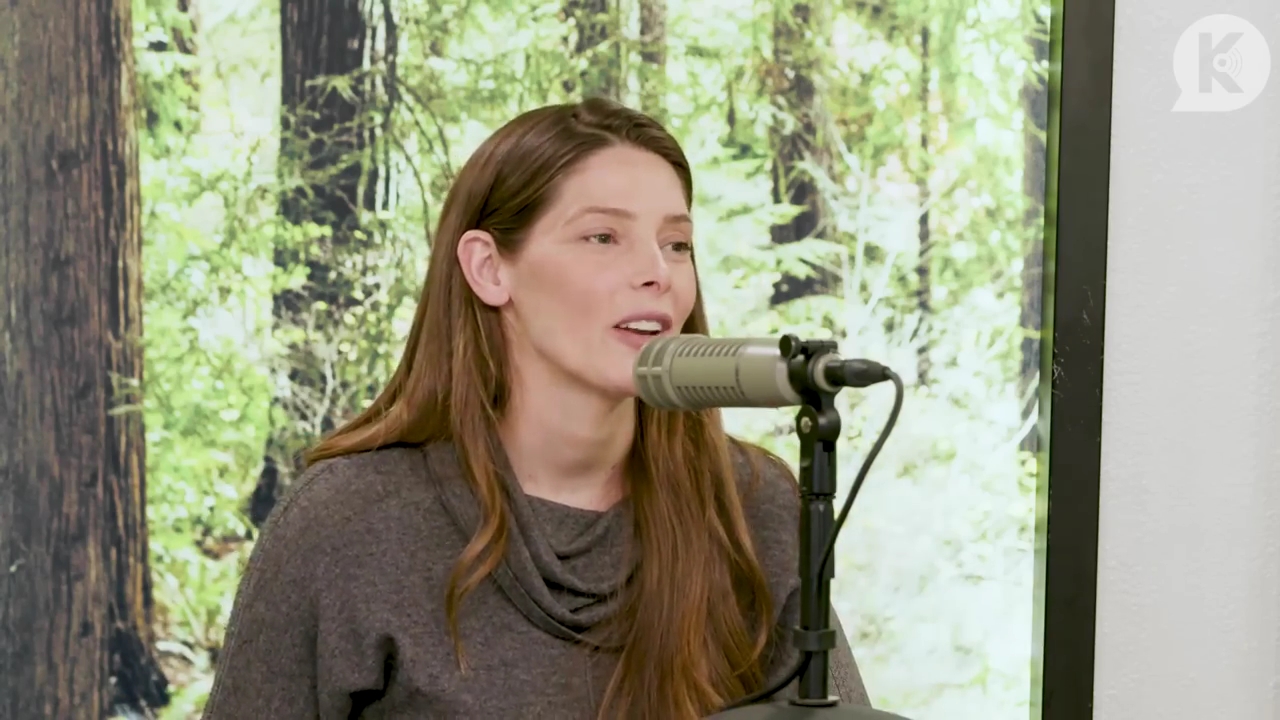 Ashley-Greene-dot-nl_TheTwilightEffect-TwilightCostumeDesignerWendyChuck2928.jpg Ashley-Greene-dot-nl_TheTwilightEffect-TwilightCostumeDesignerWendyChuck2928.jpg