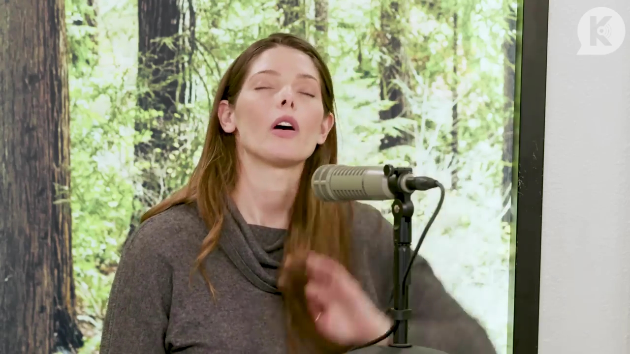 Ashley-Greene-dot-nl_TheTwilightEffect-TwilightCostumeDesignerWendyChuck2978.jpg Ashley-Greene-dot-nl_TheTwilightEffect-TwilightCostumeDesignerWendyChuck2978.jpg