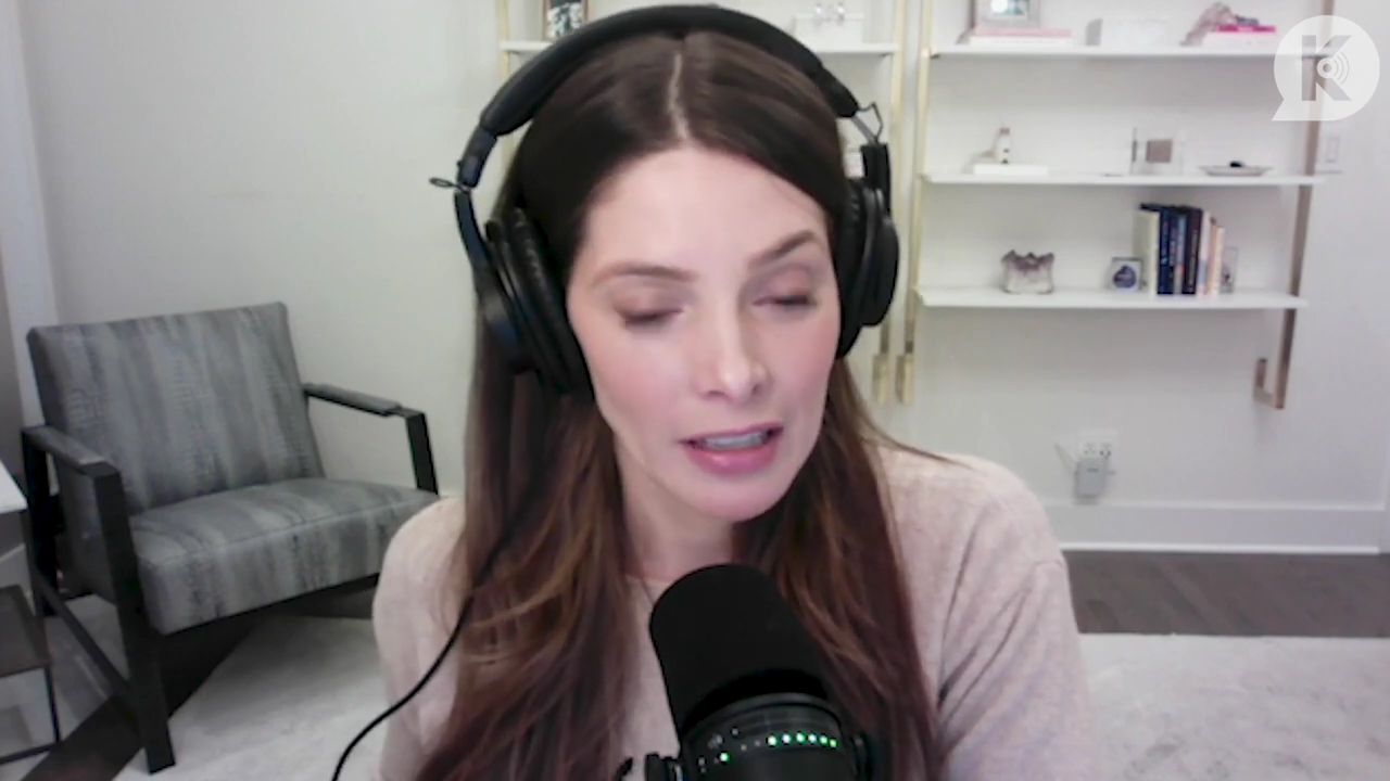 Ashley-Greene-dot-nl_TheTwilightEffect-Finale2MidnightSunandStorytellers0093.jpg