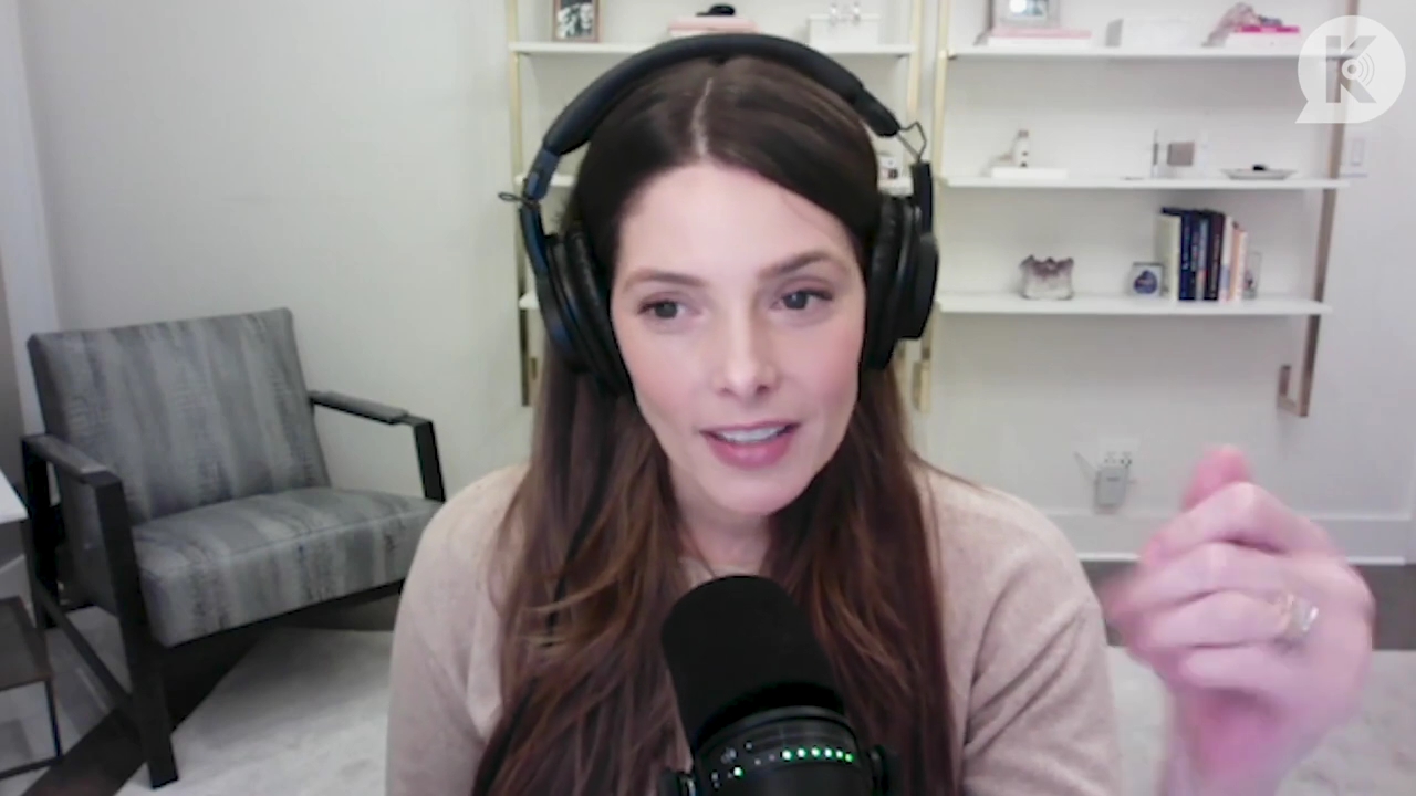 Ashley-Greene-dot-nl_TheTwilightEffect-Finale2MidnightSunandStorytellers0117.jpg