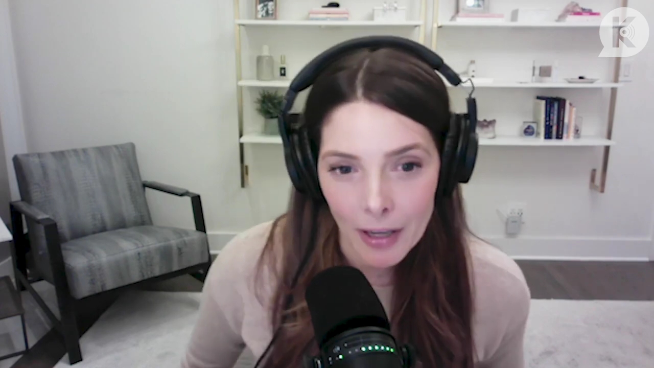 Ashley-Greene-dot-nl_TheTwilightEffect-Finale2MidnightSunandStorytellers0154.jpg
