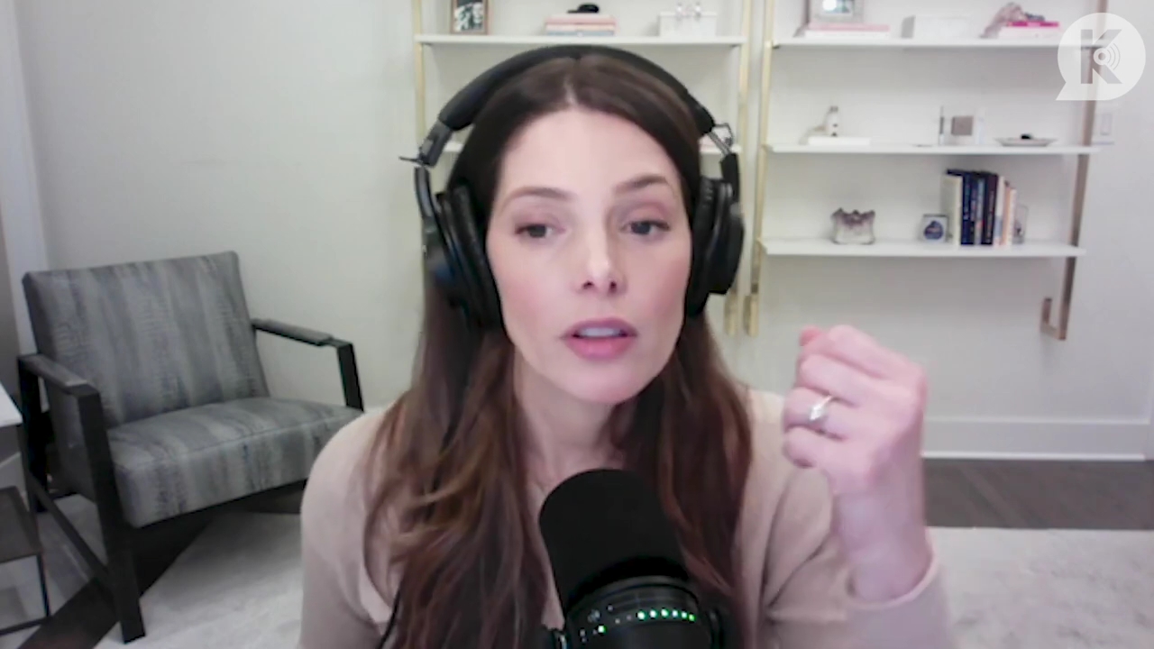 Ashley-Greene-dot-nl_TheTwilightEffect-Finale2MidnightSunandStorytellers0610.jpg
