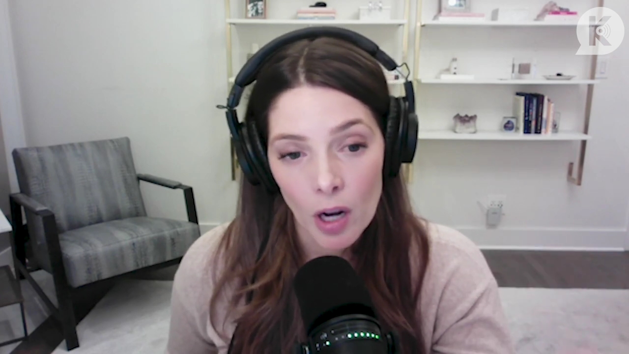 Ashley-Greene-dot-nl_TheTwilightEffect-Finale2MidnightSunandStorytellers0615.jpg