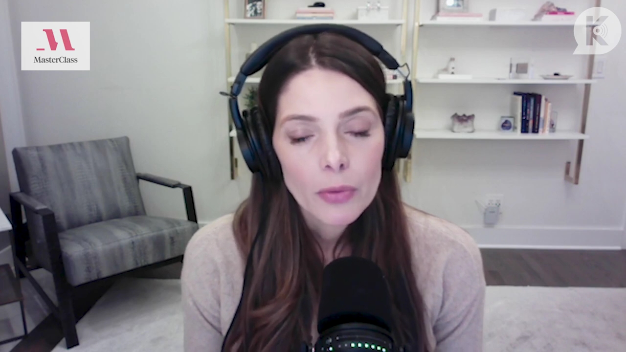 Ashley-Greene-dot-nl_TheTwilightEffect-Finale2MidnightSunandStorytellers0925.jpg Ashley-Greene-dot-nl_TheTwilightEffect-Finale2MidnightSunandStorytellers0925.jpg