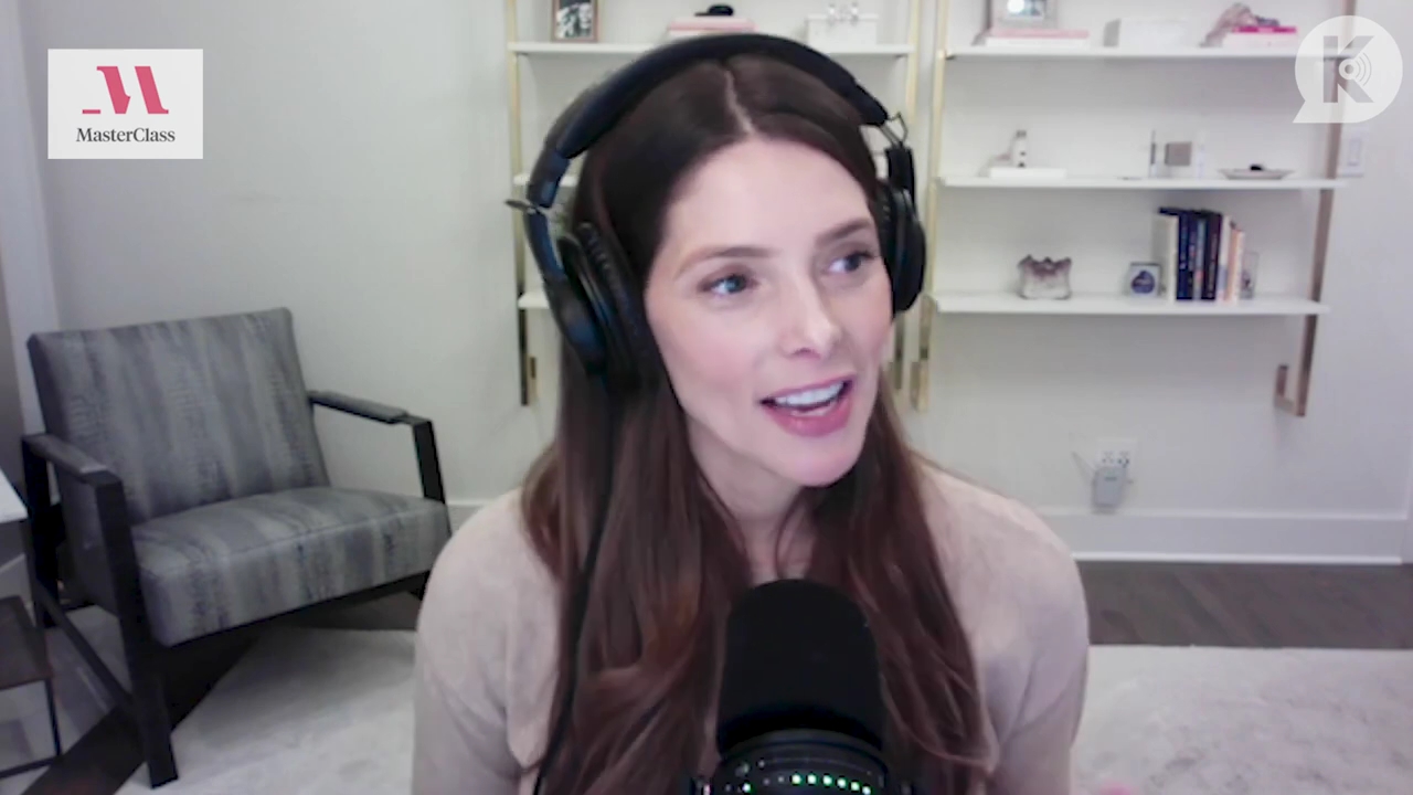 Ashley-Greene-dot-nl_TheTwilightEffect-Finale2MidnightSunandStorytellers0946.jpg