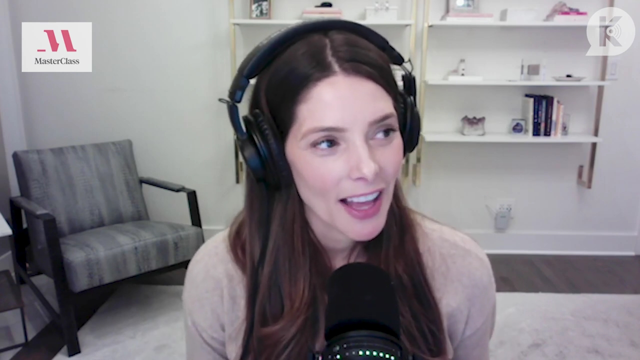 Ashley-Greene-dot-nl_TheTwilightEffect-Finale2MidnightSunandStorytellers0947.jpg