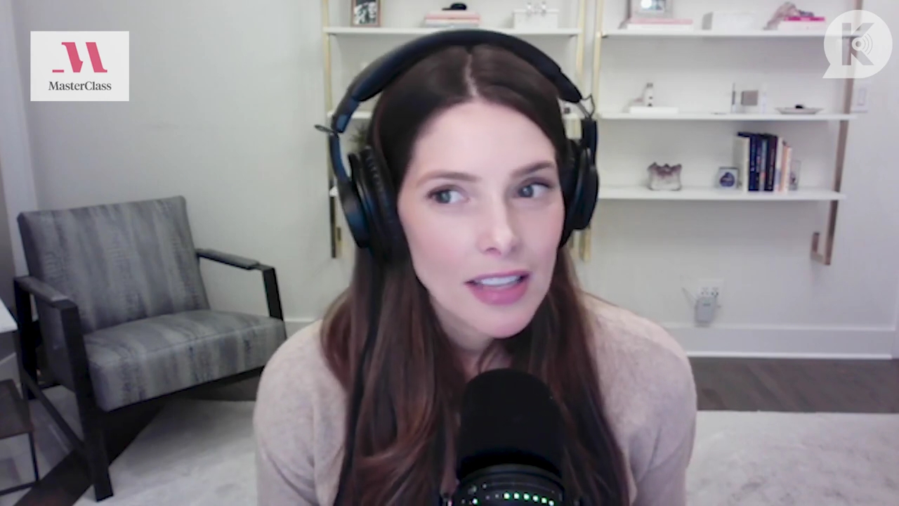 Ashley-Greene-dot-nl_TheTwilightEffect-Finale2MidnightSunandStorytellers0949.jpg